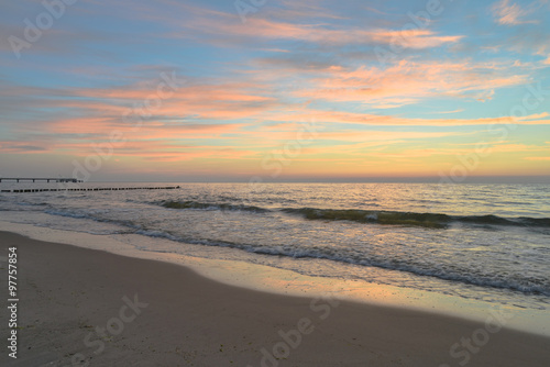 Ostsee-Strand (Bansin) bei Sonnenaufgang