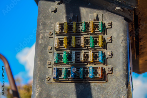  fuses in a car photo