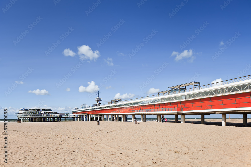 Obraz premium Famous Pier at the seashore of The Hague, Netherlands