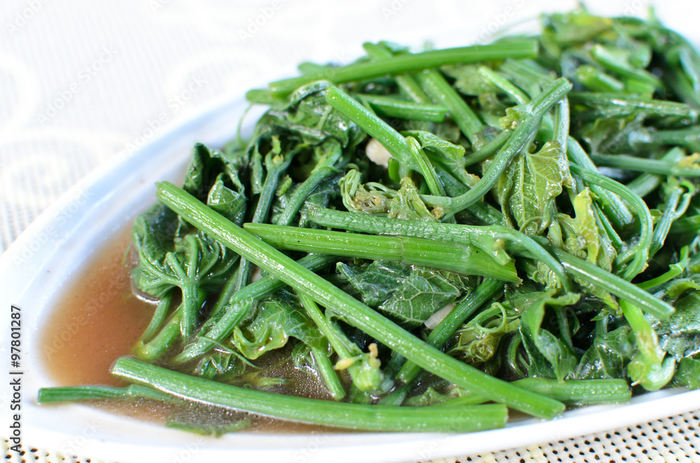 Stir-fried vegetable