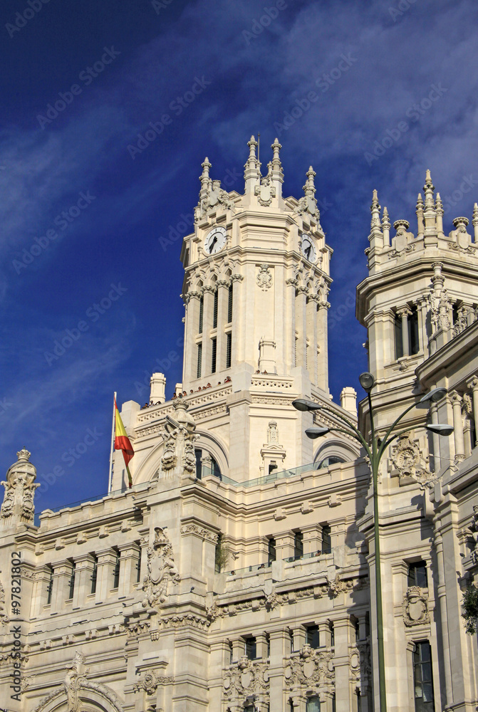 Obraz premium MADRID, SPAIN - AUGUST 25, 2012: Details of the Telecomunications Palace - Madrid City Hall on Cibeles square