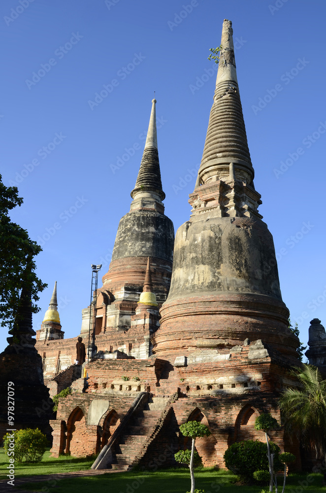 Fototapeta premium Buddhistischer Tempel und Buddhastatue in Asien