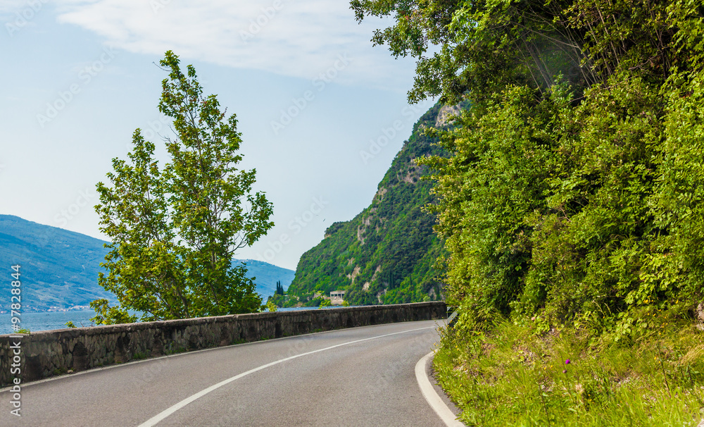 Fototapeta premium Lake Garda. asphalt road