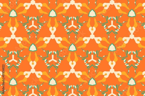 Жёлтые и зелёные узоры.