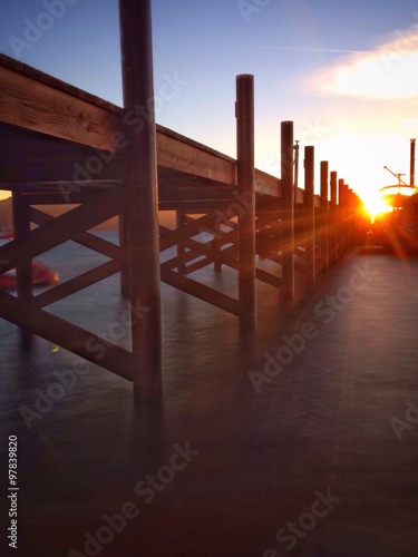 Wallpaper Mural sundown reflection Torontodigital.ca
