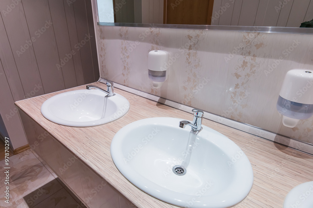 Fototapeta premium bathroom with sinks in hostel
