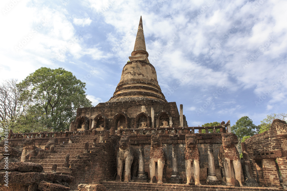タイ国シーサッチャナーライ遺跡のワットチャンロム
