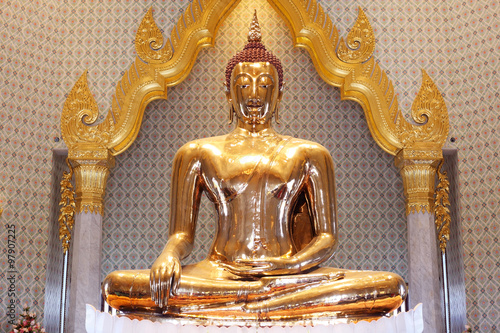 famous golden buddha in thailand