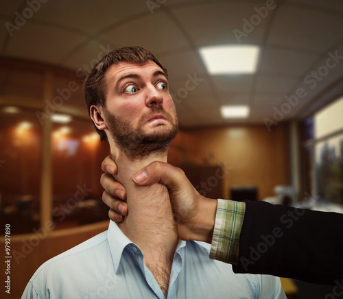 Φωτογραφία Man with woman's hand on his neck