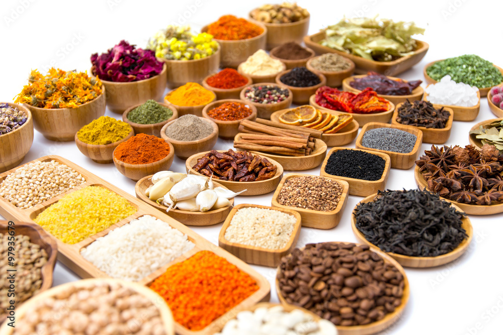 Fototapeta premium Gewürze und Kräuter