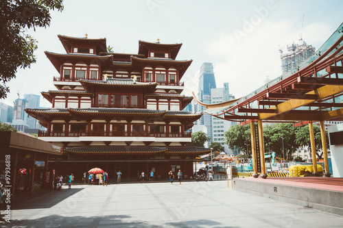Fotografi SINGAPORE - JULY 17 2015 : Buddha tooth relic temple at Chinatow