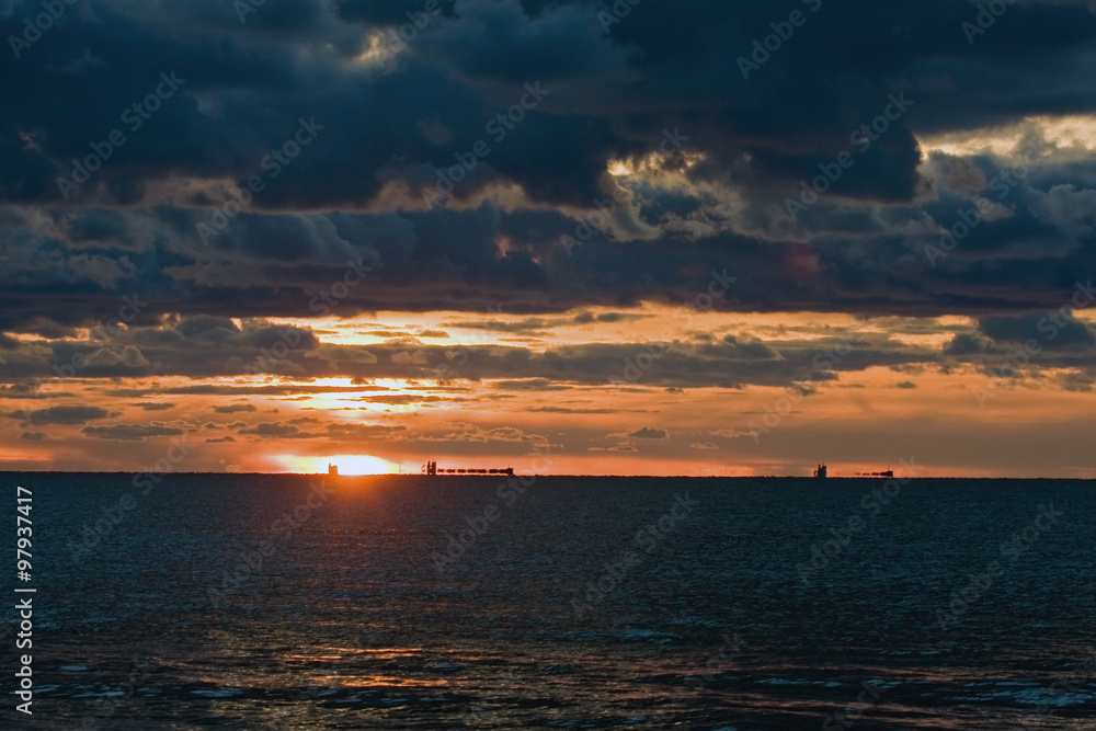 Naklejka premium Sunset on the Baltic sea