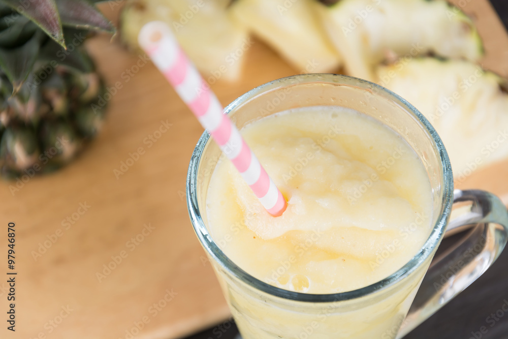 pineapple smoothie pineapple smoothie