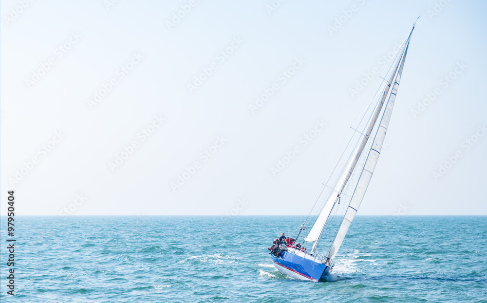 Fototapeta premium Sportsegler vor Helgoland