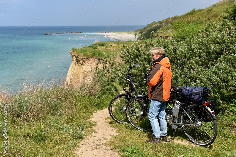 Obraz premium Fahrradweg am Meer