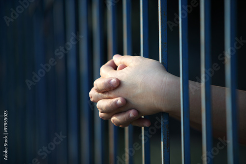 prisoner hand in jail