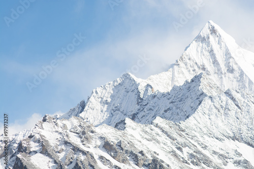 Mountain peak with snow © pomiti