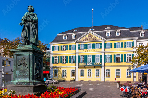 6510 Bonn - alte Post mit Beethovendenkmal photo