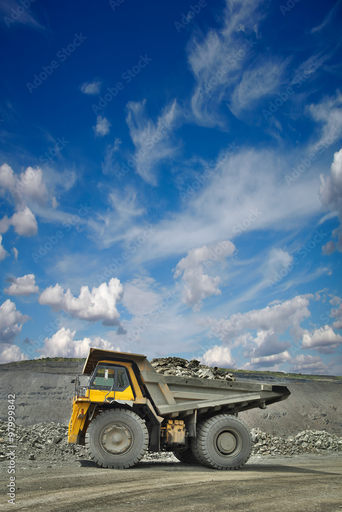 Obraz premium Mining truck