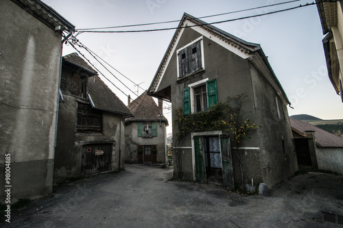 Une maison atypique    Mens