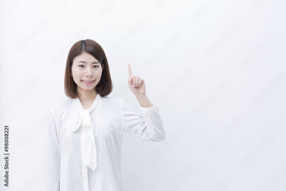 女性 指差し ポーズ 女性 指差し ポーズ