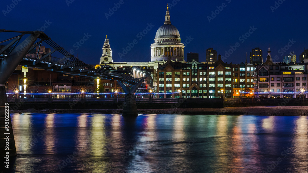 Fototapeta premium St. Pauls cathedral