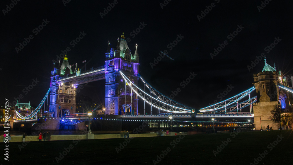 Obraz premium Wieża most