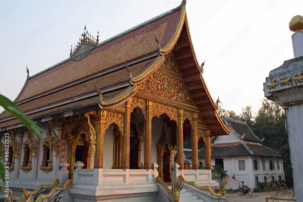 Laos, temple bouddhiste à Luang Prabang