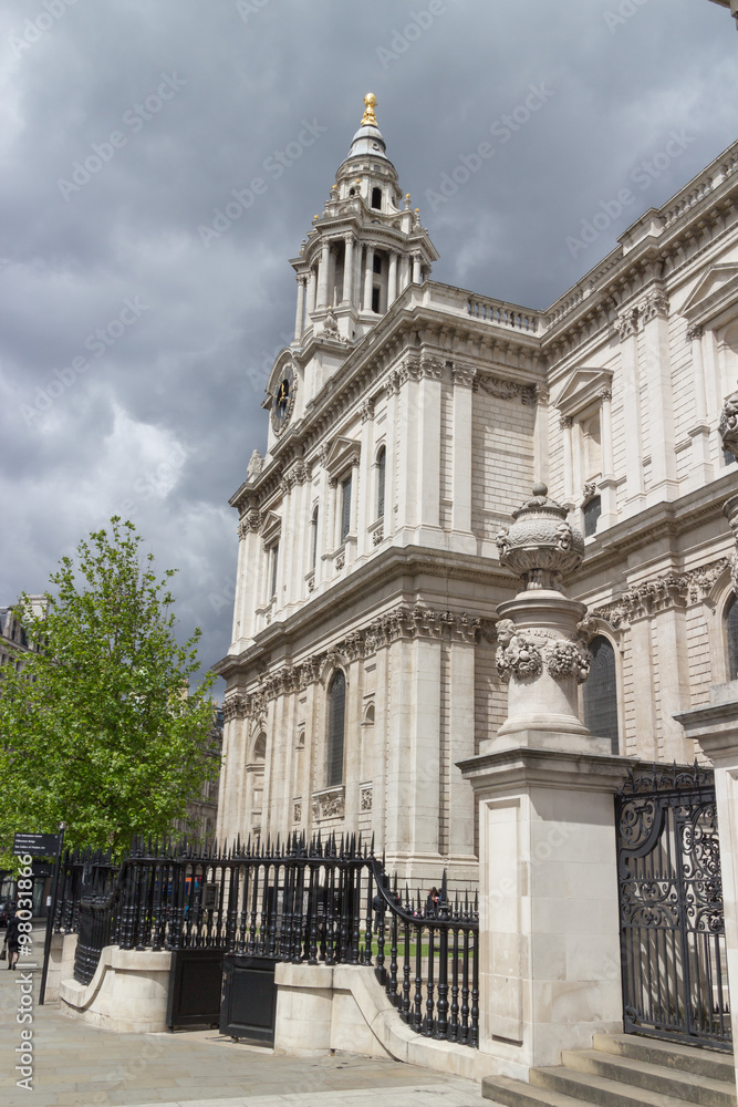 Obraz premium St. Paul's Cathedral