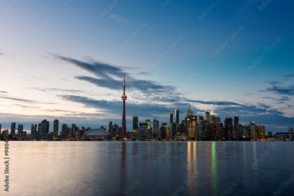 Obraz premium Toronto skyline at dusk