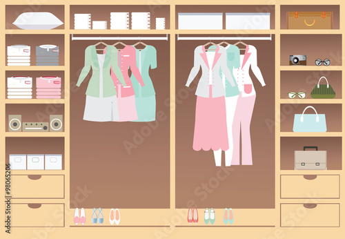Flat Design walk in closet.
