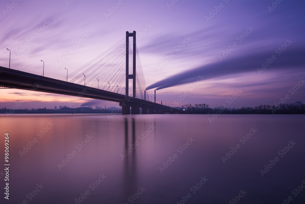 Fototapeta premium Südbrücke in Kiew, Ukraine.