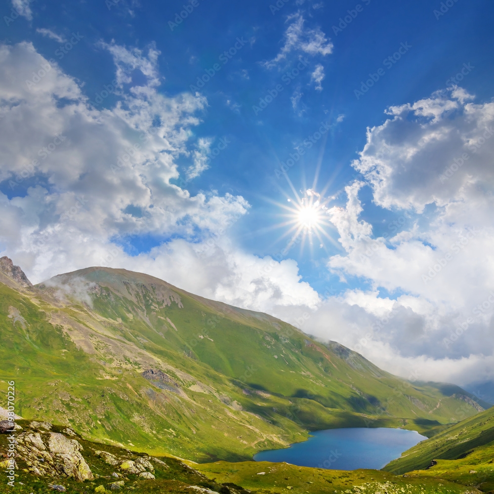 Fototapeta premium beautiful green mountain landscape