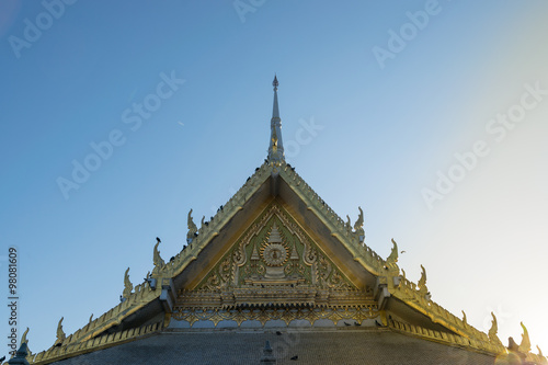 Roof Buddhist temple .