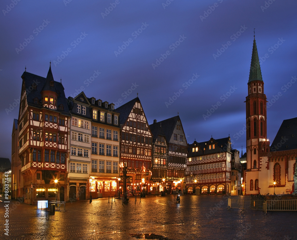 Fototapeta premium Romerberg plaza (Roemer Square) in Frankfurt am Main. Germany