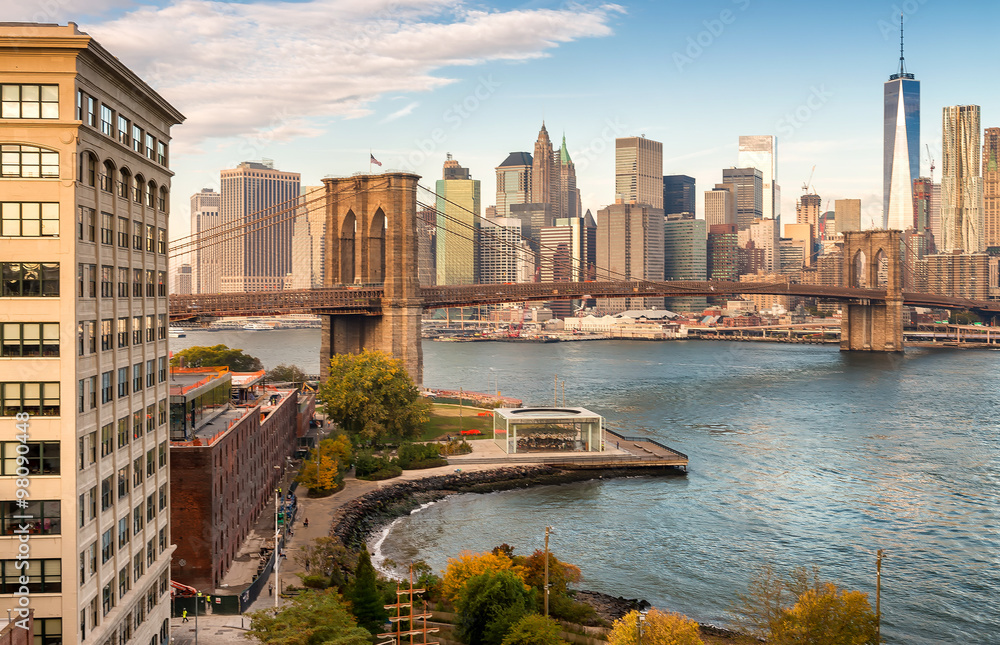 Obraz premium Brooklyn Bridge in New York on a sunny day