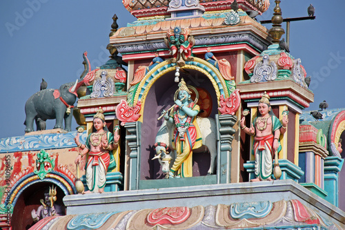 Inde, divinités hindous sur un temple à Udaipur, Rajasthan