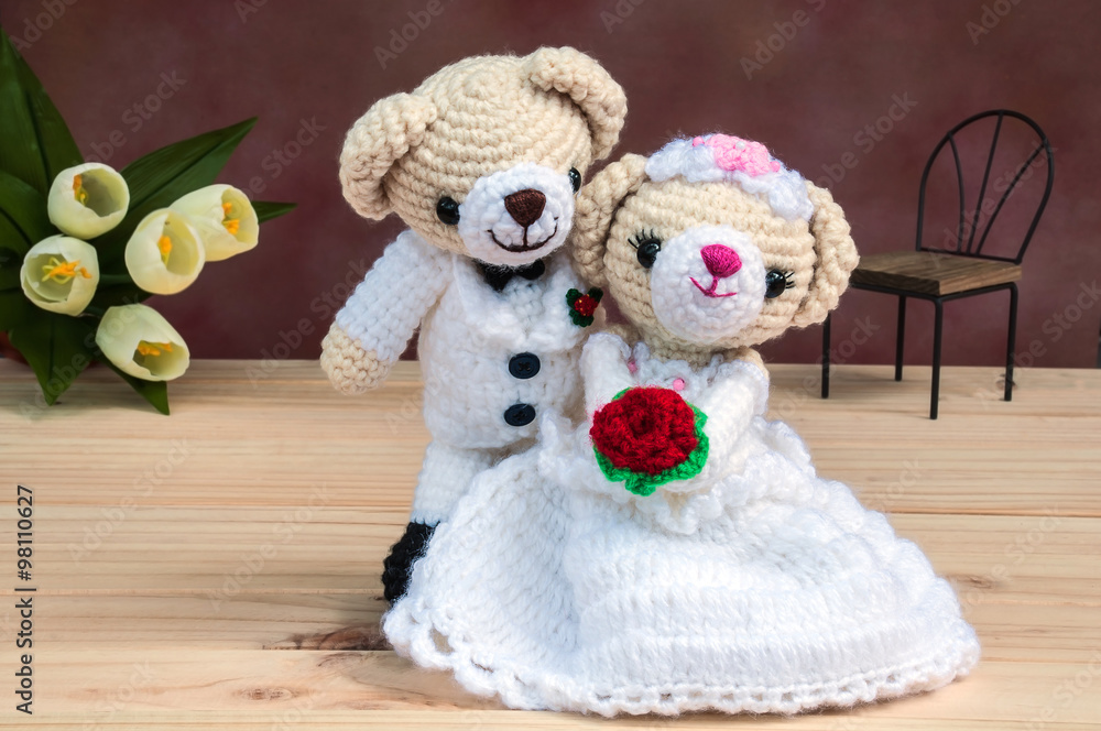 Obraz premium Lovely wedding bear dolls