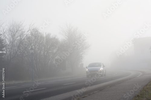 Nebel für Autofahrer © alho007