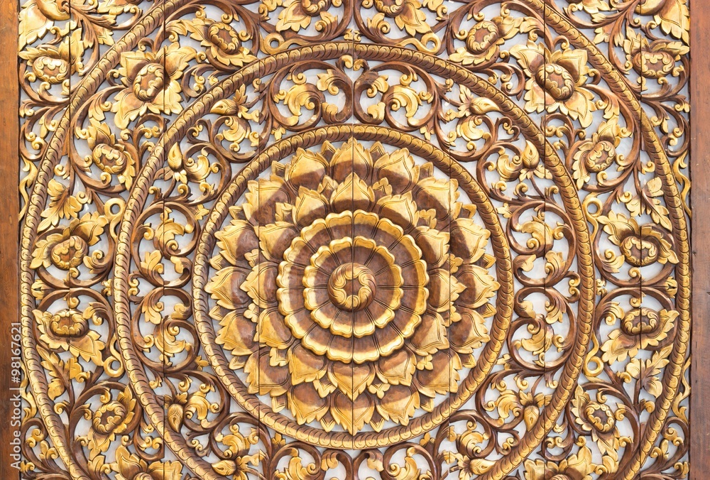 Obraz premium Pattern of flower carved on white background