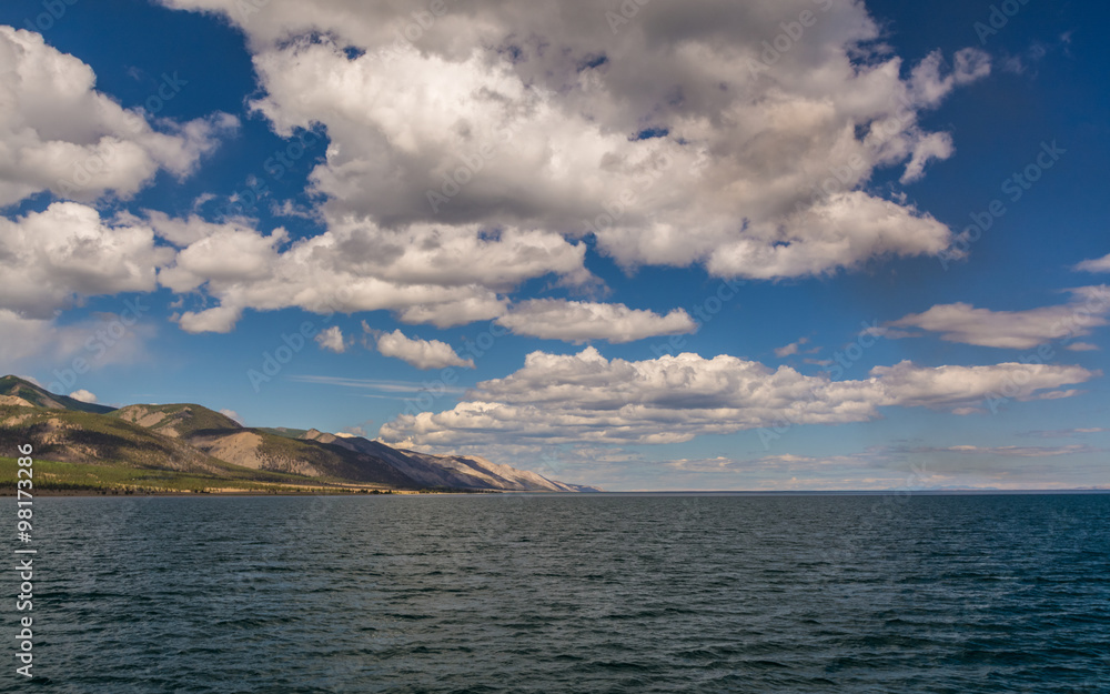 Озеро Байкал. Горы, острова и волны. Россия.The Lake Baikal. Mountains, Islands and waves. Russia.