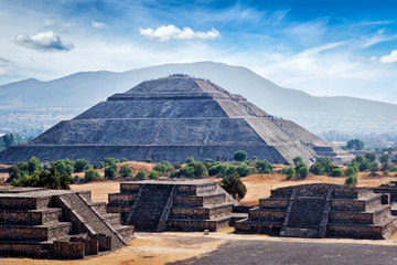 Sierkussen Mexico Panorama van piramides Teotihuacan  © Dmitry Rukhlenko