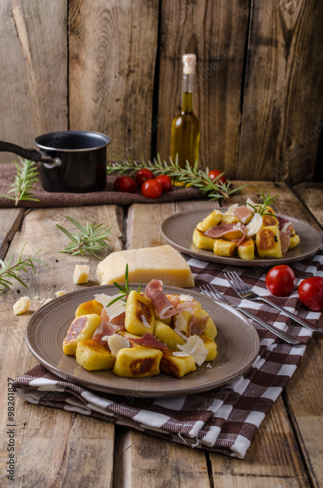 Roasted potato gnocchi with prosciutto Roasted potato gnocchi with prosciutto