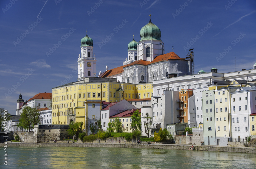 Dreiflüssestadt Passau - Stephansdom mit Altstadt