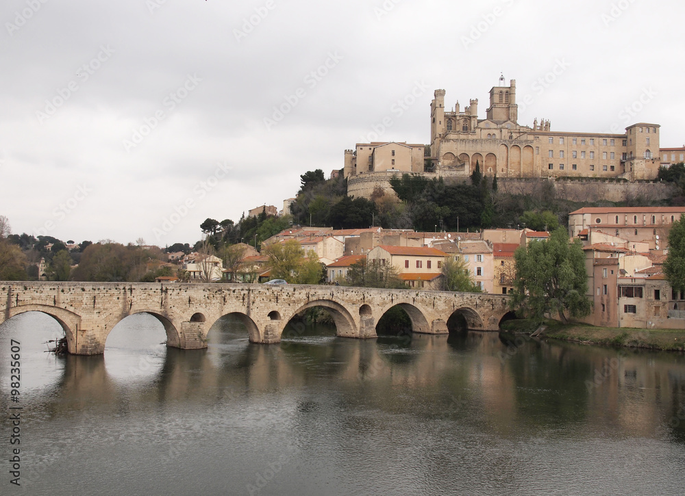 Béziers, la Vieille  Ville  et le Pont Romain