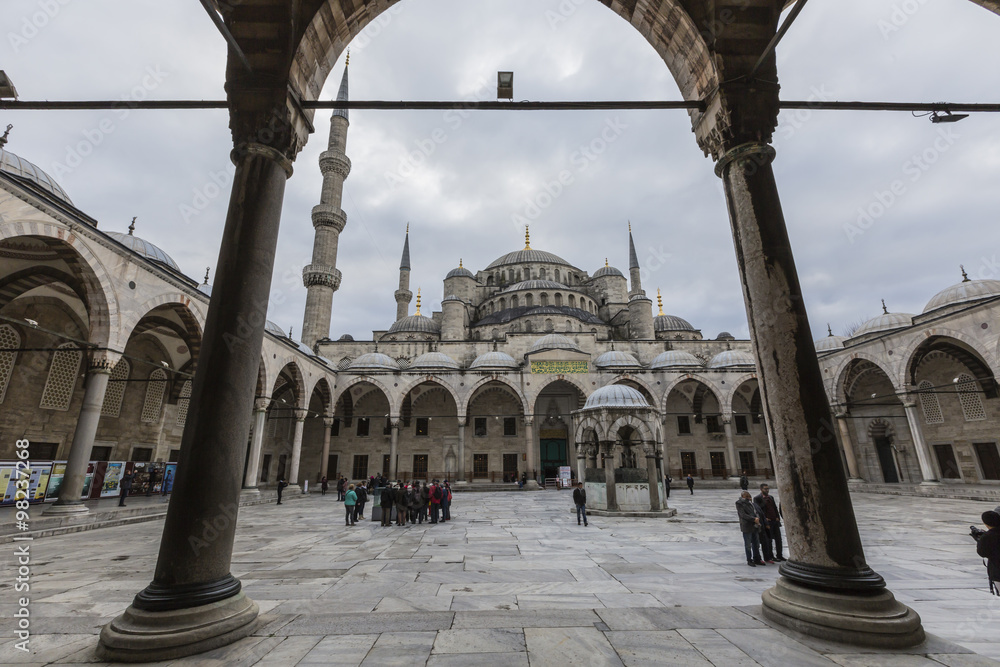 Fototapeta premium The Blue Mosque, (Sultanahmet Camii), Istanbul, Turkey.
