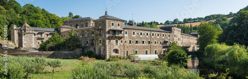 Cuadro en lienzo Monastery of Samos, an important monastery and important crossing point of the j