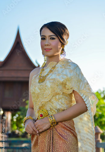 Beautiful Thai girl in Thai traditional costume © meal_meaw