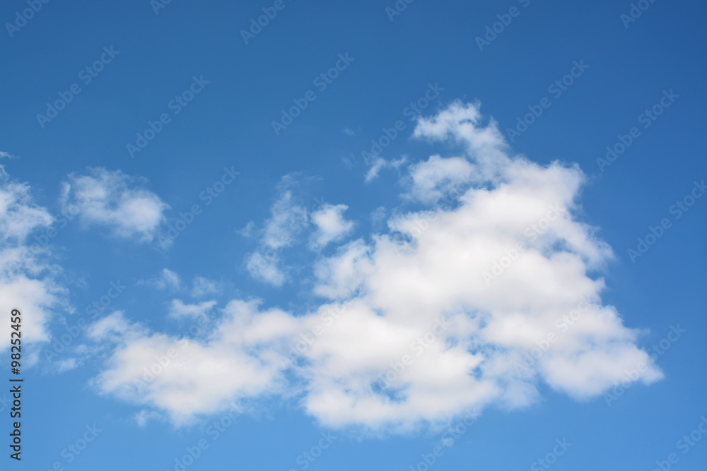 Chmury na niebie - obrazy, fototapety, plakaty 
