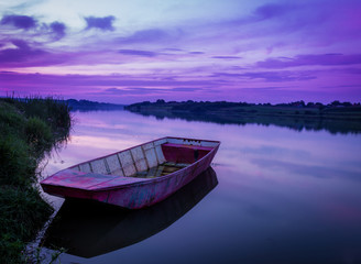 Keuken achterwand Purper Romantisch moment aan het meer  © surbatovicmilan